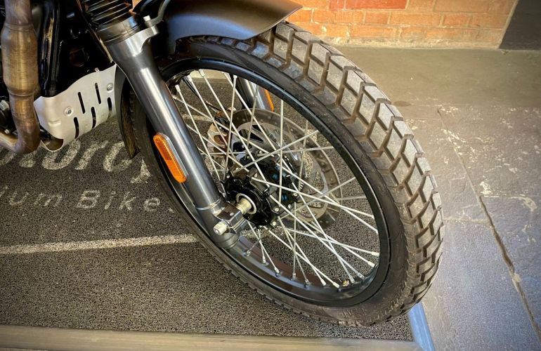 Royal Enfield Himalayan - Foto #9