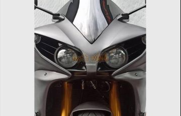 Yamaha YZF R1 - Foto #8