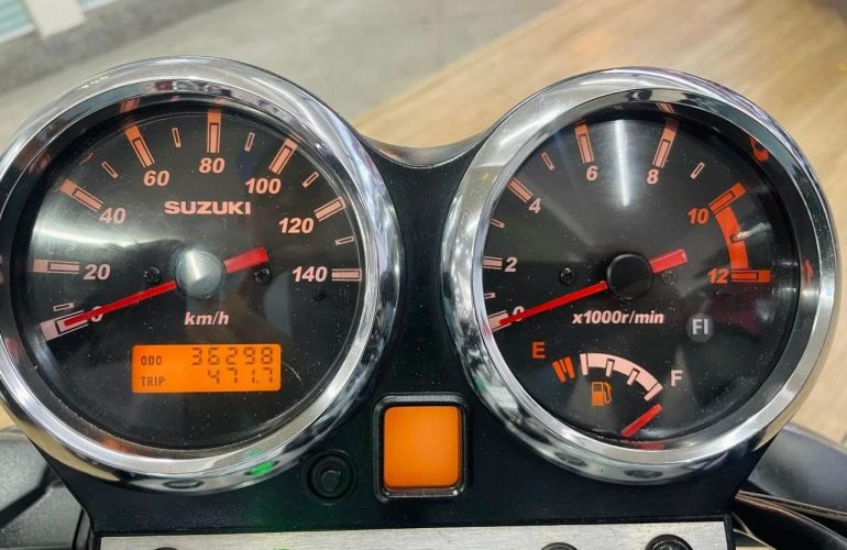 Suzuki GSR 150i - Foto #5