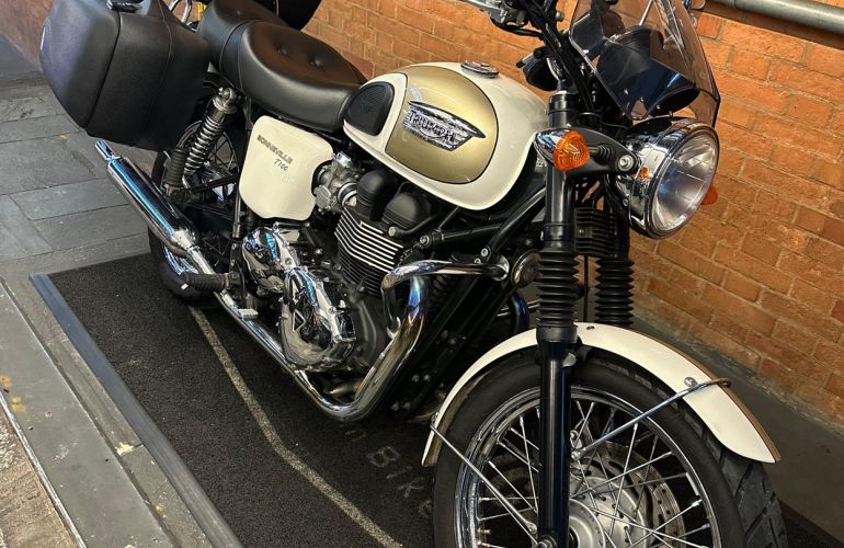 Triumph Bonneville T 100 865 - Foto #7