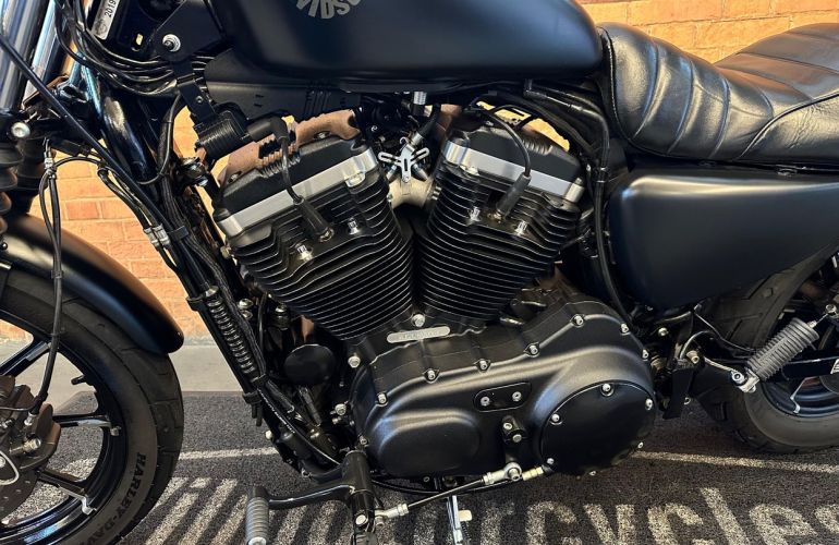 Harley-Davidson Sportster Xl 883 N Iron - Foto #10