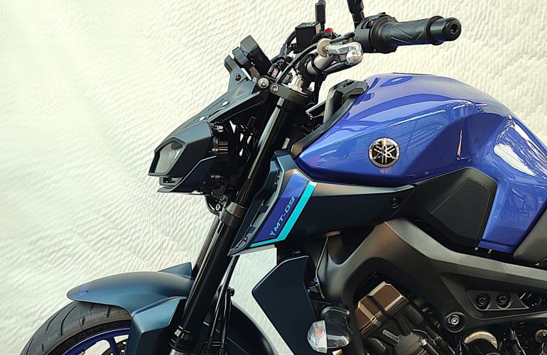 Yamaha MT 09 - Foto #10