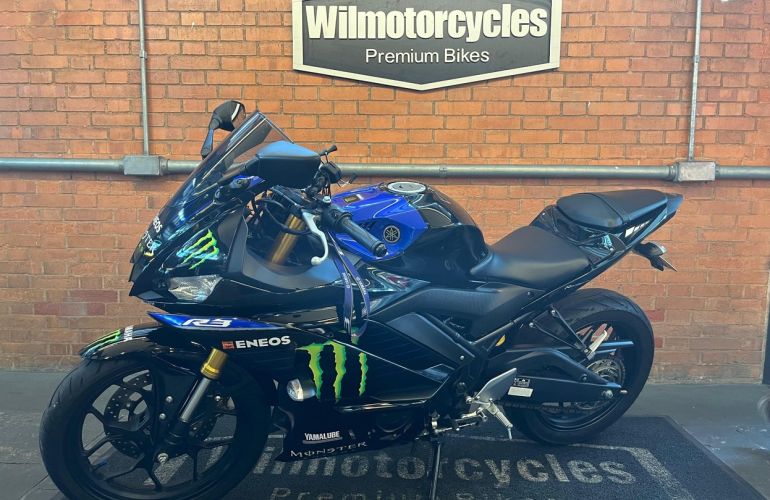 Yamaha YZF R3 (ABS) - Foto #1