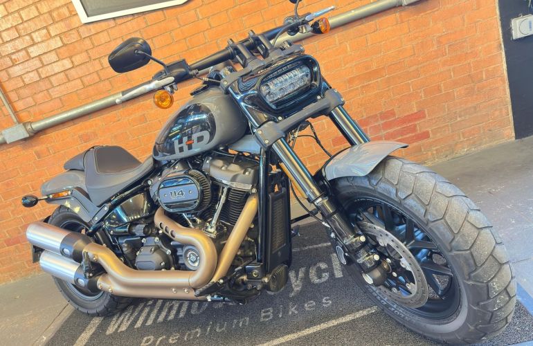 Harley-Davidson Softail Fat Bob 114 - Foto #2