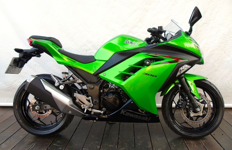Kawasaki Ninja 300 - Foto #1
