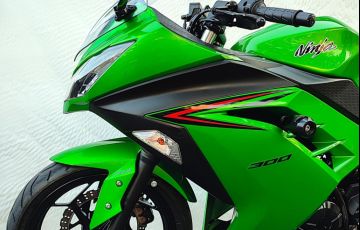Kawasaki Ninja 300 - Foto #9