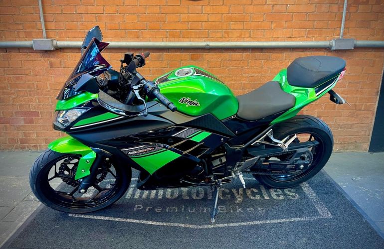 Kawasaki Ninja 300 - Foto #2