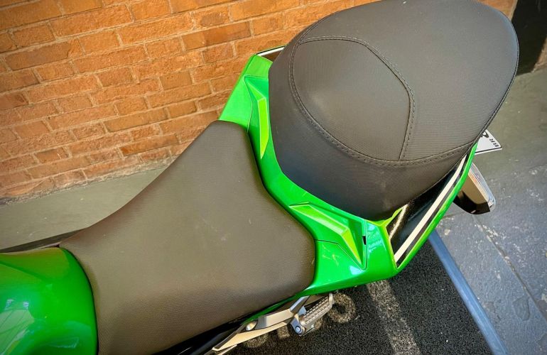 Kawasaki Ninja 300 - Foto #10