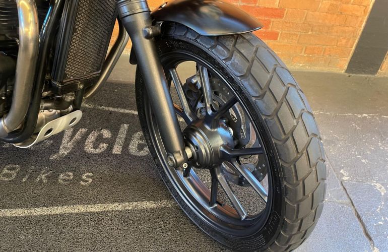 Triumph Street Twin - Foto #4