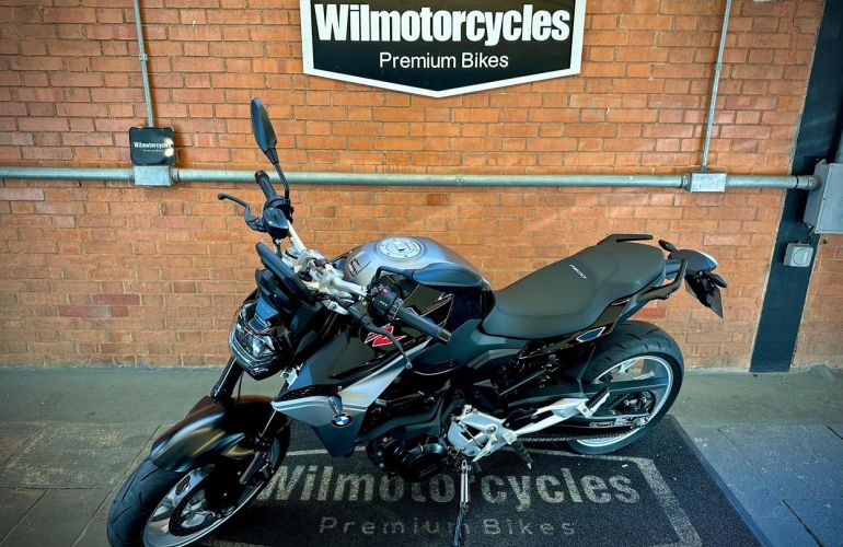 BMW F 900 R Sport - Foto #2