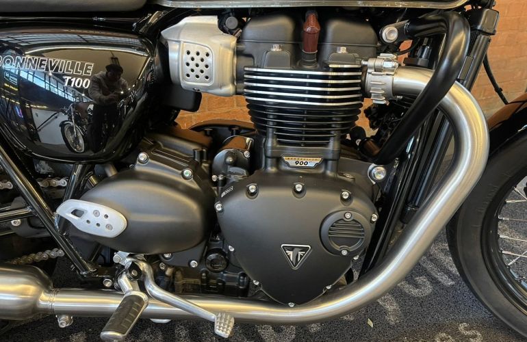 Triumph Bonneville T100 900 - Foto #9
