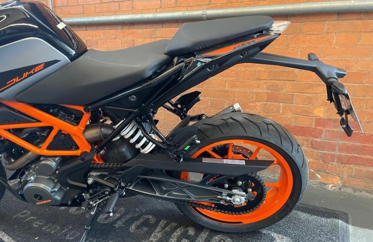 KTM Duke 390 Abs - Foto #9