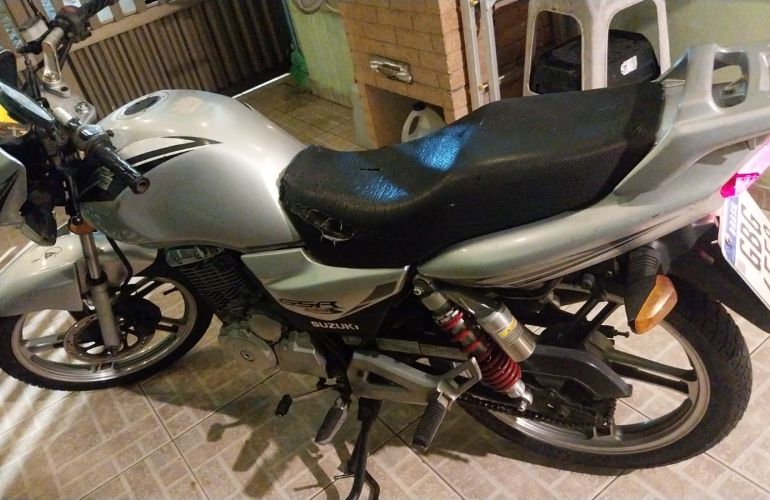 Suzuki Gsr 125 - Foto #7