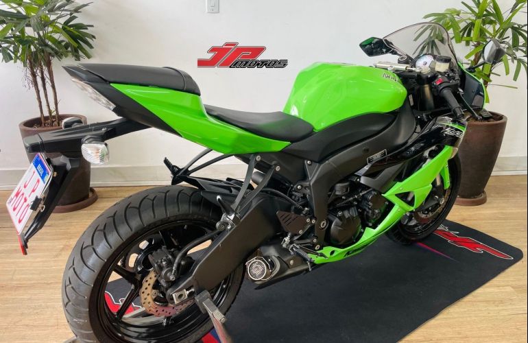 Kawasaki Ninja Zx 6R (600cc) - Foto #6