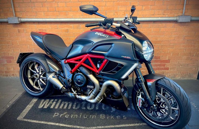 Ducati Diavel Carbon - Foto #1