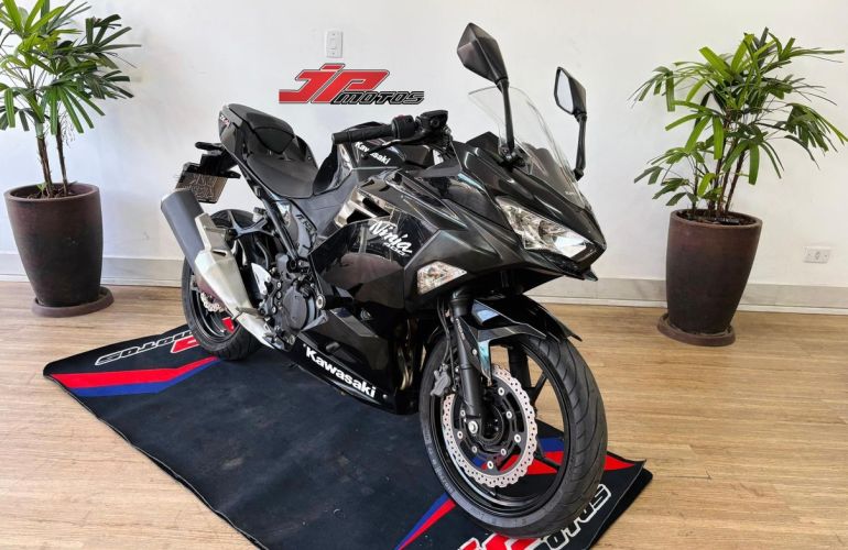 Kawasaki Ninja 400 - Foto #1