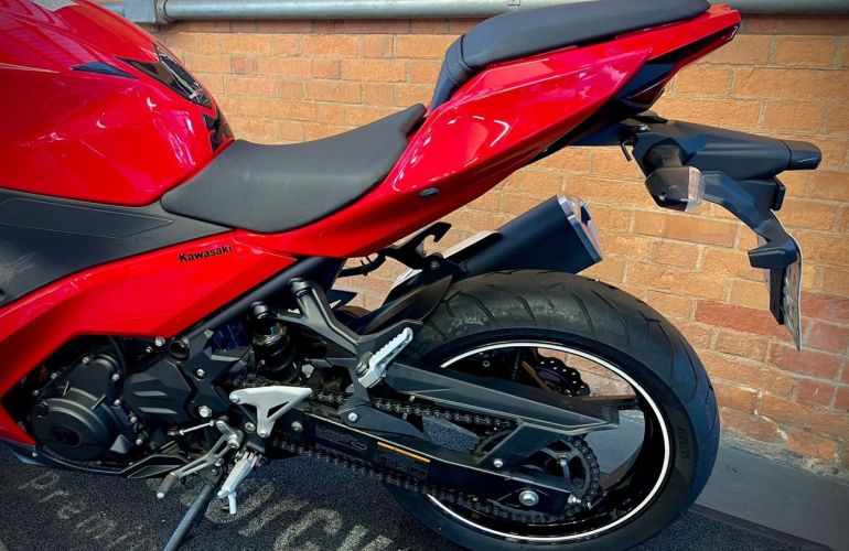 Kawasaki Ninja 400 - Foto #9