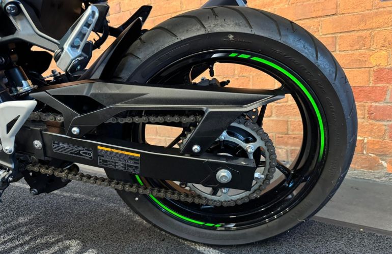 Kawasaki Ninja 400 - Foto #7