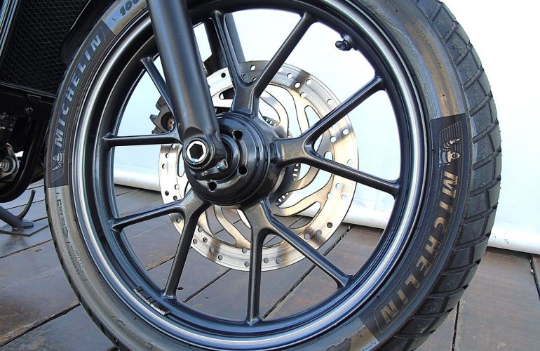 Triumph Street Twin - Foto #7