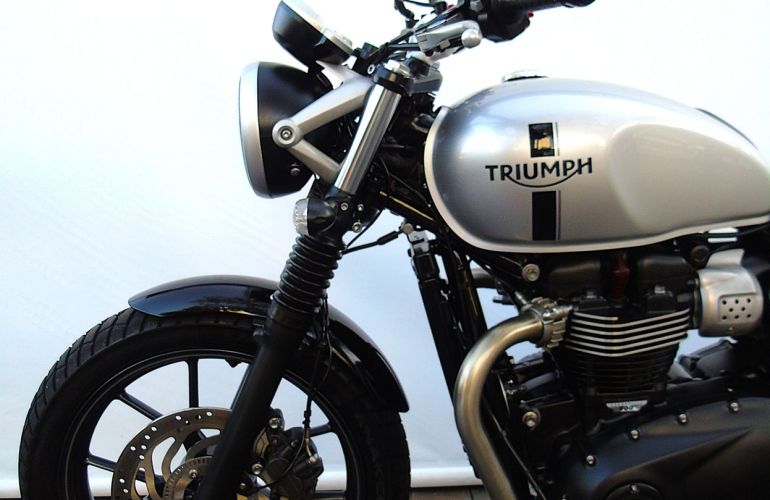 Triumph Street Twin - Foto #10