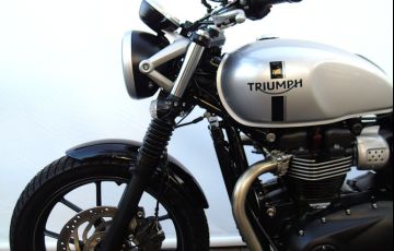 Triumph Street Twin - Foto #10