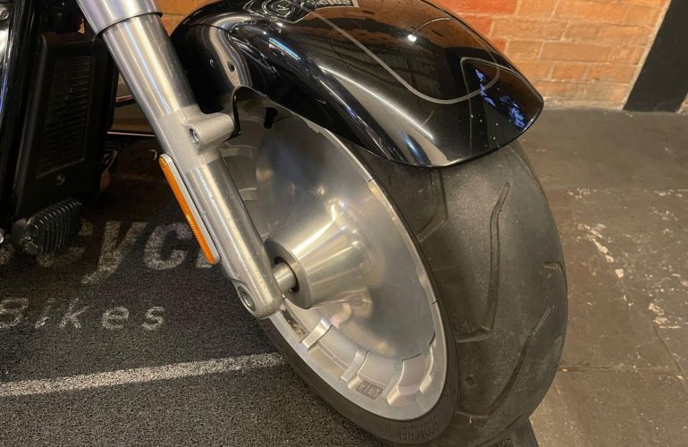 Harley-Davidson Softail Fat Boy 114 - Foto #10