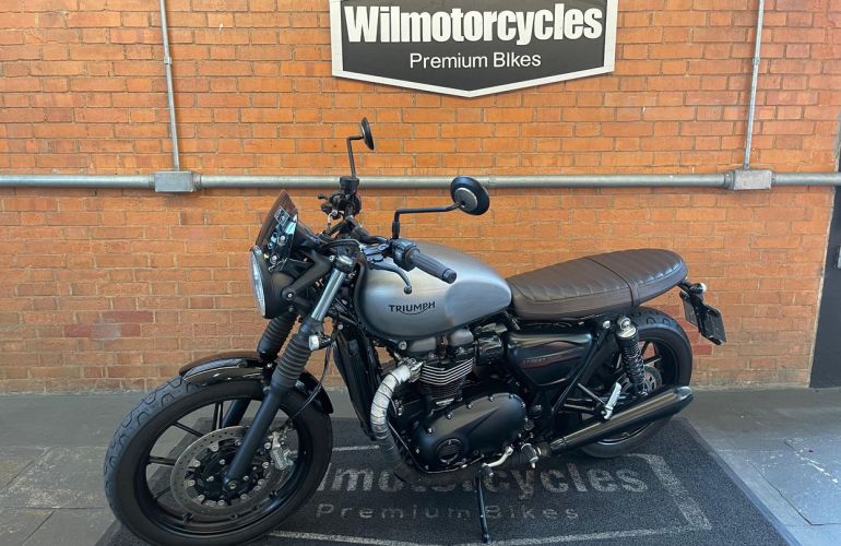 Triumph Street Twin - Foto #8