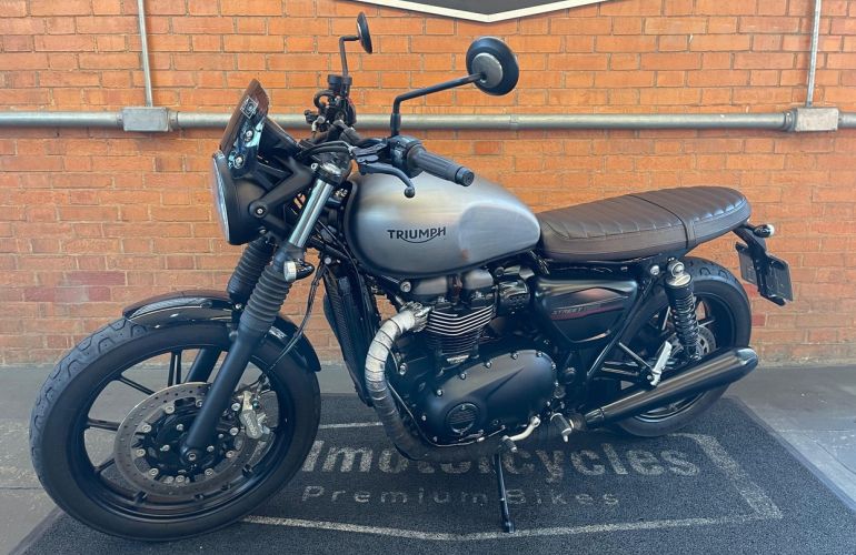 Triumph Street Twin - Foto #9