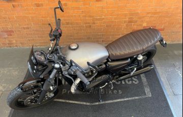 Triumph Street Twin - Foto #10