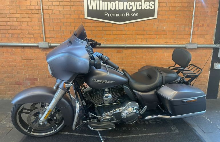 Harley-Davidson Street Glide Special - Foto #3