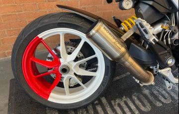 Ducati Hyperstrada 821 - Foto #10