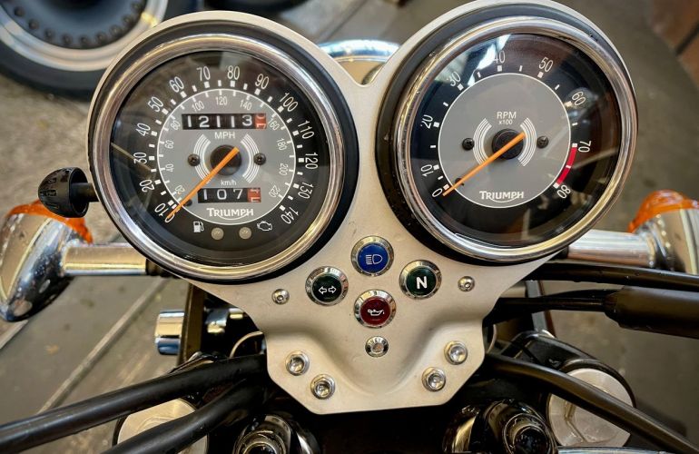 Triumph Bonneville T 100 865 - Foto #2