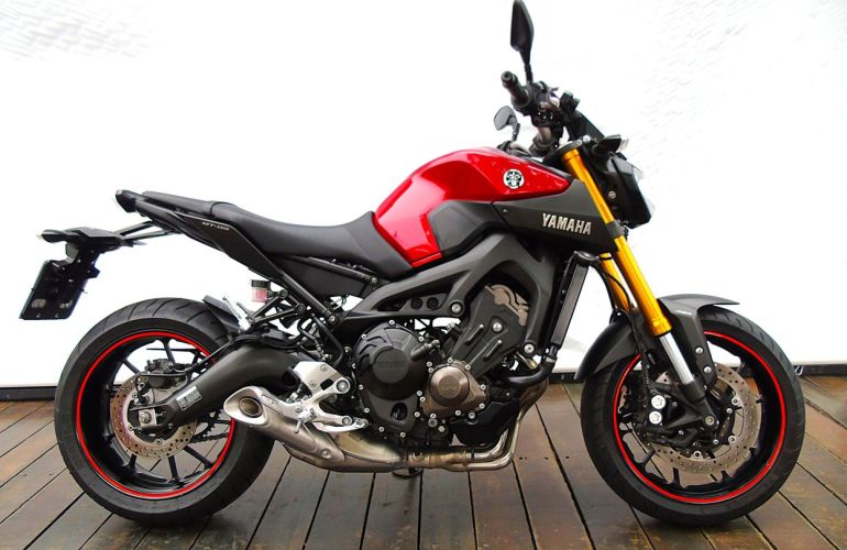 Yamaha MT 09 - Foto #1