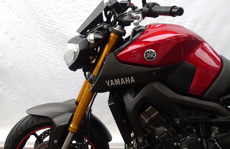 Yamaha MT 09 - Foto #10