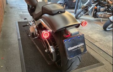 Harley-Davidson Softail Breakout - Foto #8