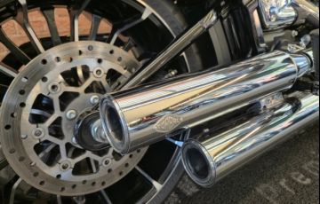 Harley-Davidson Softail Breakout - Foto #9