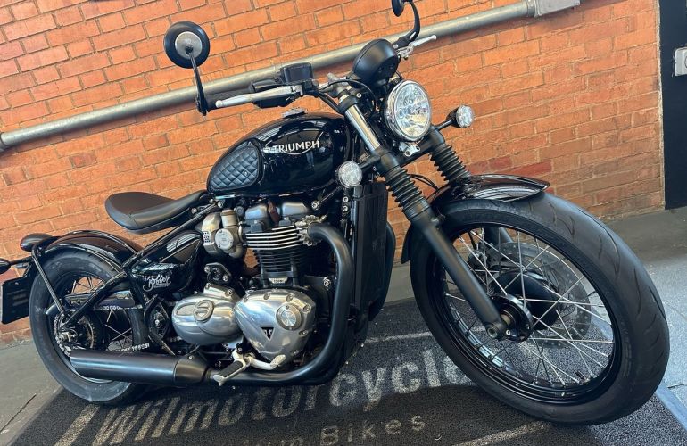 Triumph Bonneville Bobber 1200 - Foto #2