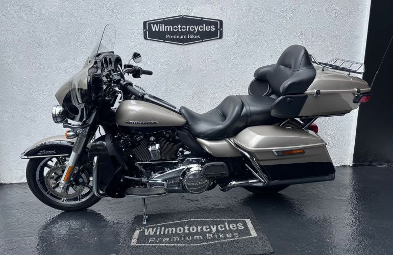 Harley-Davidson Electra Glide Ultra Limited - Foto #8