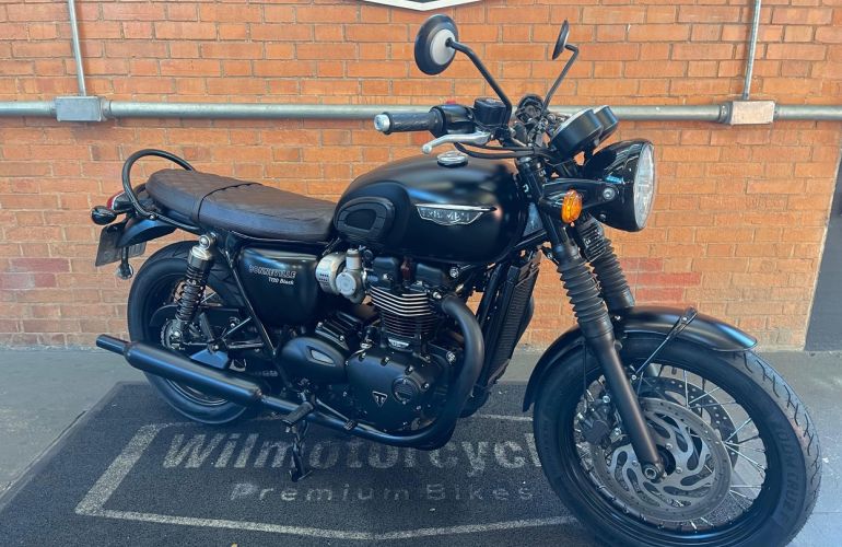 Triumph Bonneville T120 Black 1200 - Foto #1