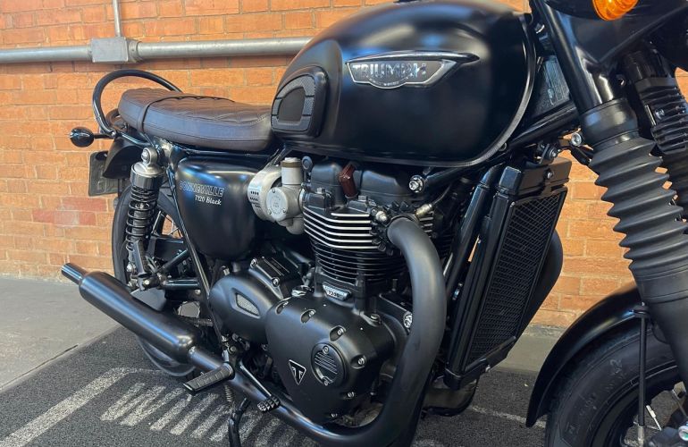 Triumph Bonneville T120 Black 1200 - Foto #4