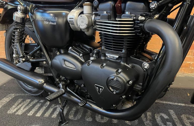 Triumph Bonneville T120 Black 1200 - Foto #5