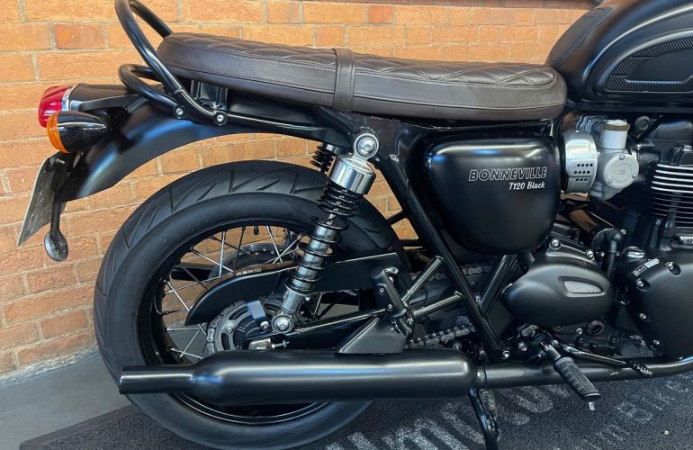 Triumph Bonneville T120 Black 1200 - Foto #6