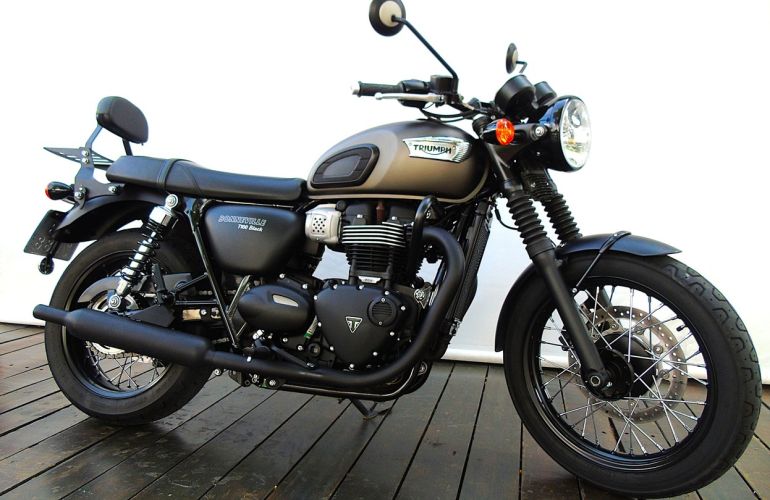 Triumph Bonneville T100 Black 900 - Foto #2