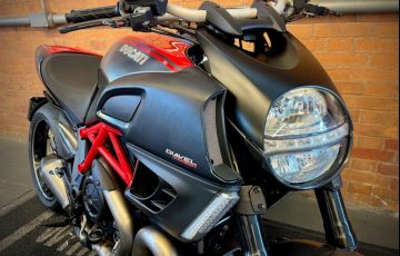 Ducati Diavel Carbon - Foto #4