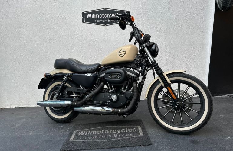 Harley-Davidson Sportster 883 Roadster - Foto #1