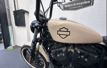 Harley-Davidson Sportster 883 Roadster - Foto #2