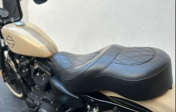Harley-Davidson Sportster 883 Roadster - Foto #7