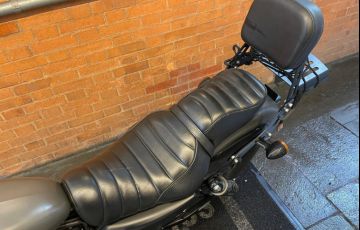 Harley-Davidson Sportster Iron 883 - Foto #2