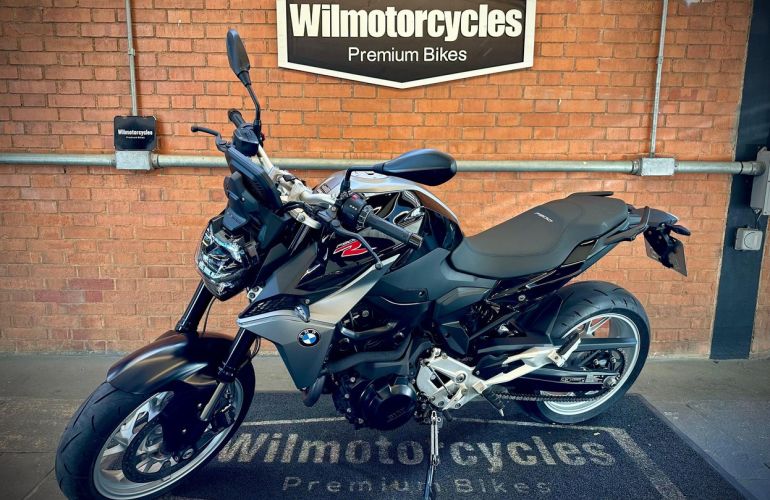 BMW F 900 R Sport - Foto #2