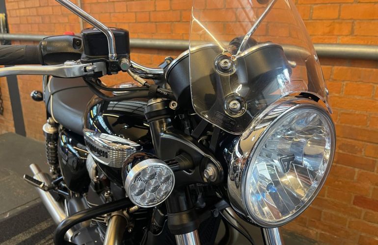 Triumph Bonneville T100 Black 900 - Foto #10